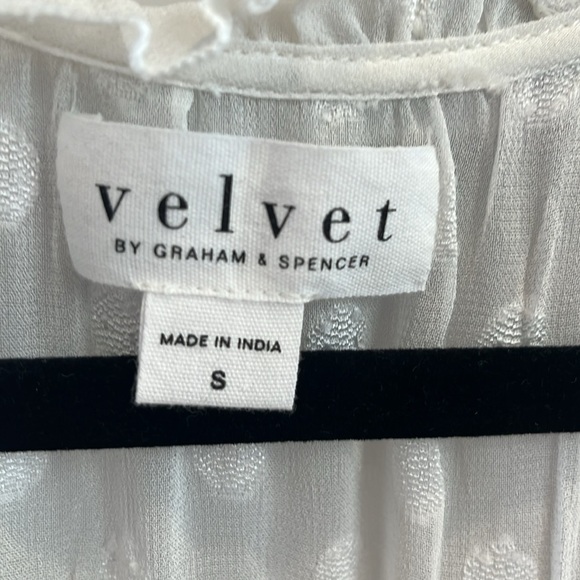 VELVET BY GRAHAM & SPENCER Imani Blouse in White - Picture 5 of 7